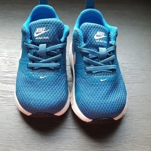 nike toddler sneaker